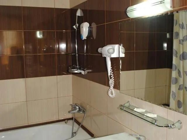 Coralis 招待所 艾福雷诺德